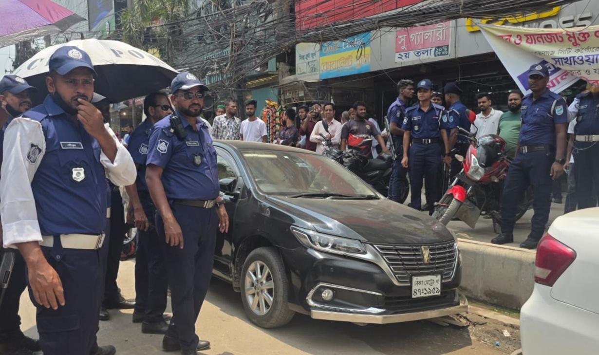সকলের সহযোগীতায় যেমন অবৈধ ফুটপাত উচ্ছেদ হয়েছে তেমনি সড়কে যানজট নিরসনে সকলের সহযোগীতা চাই – টিআই করিম